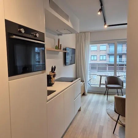 Apartment Close To Shops, Restaurants & The